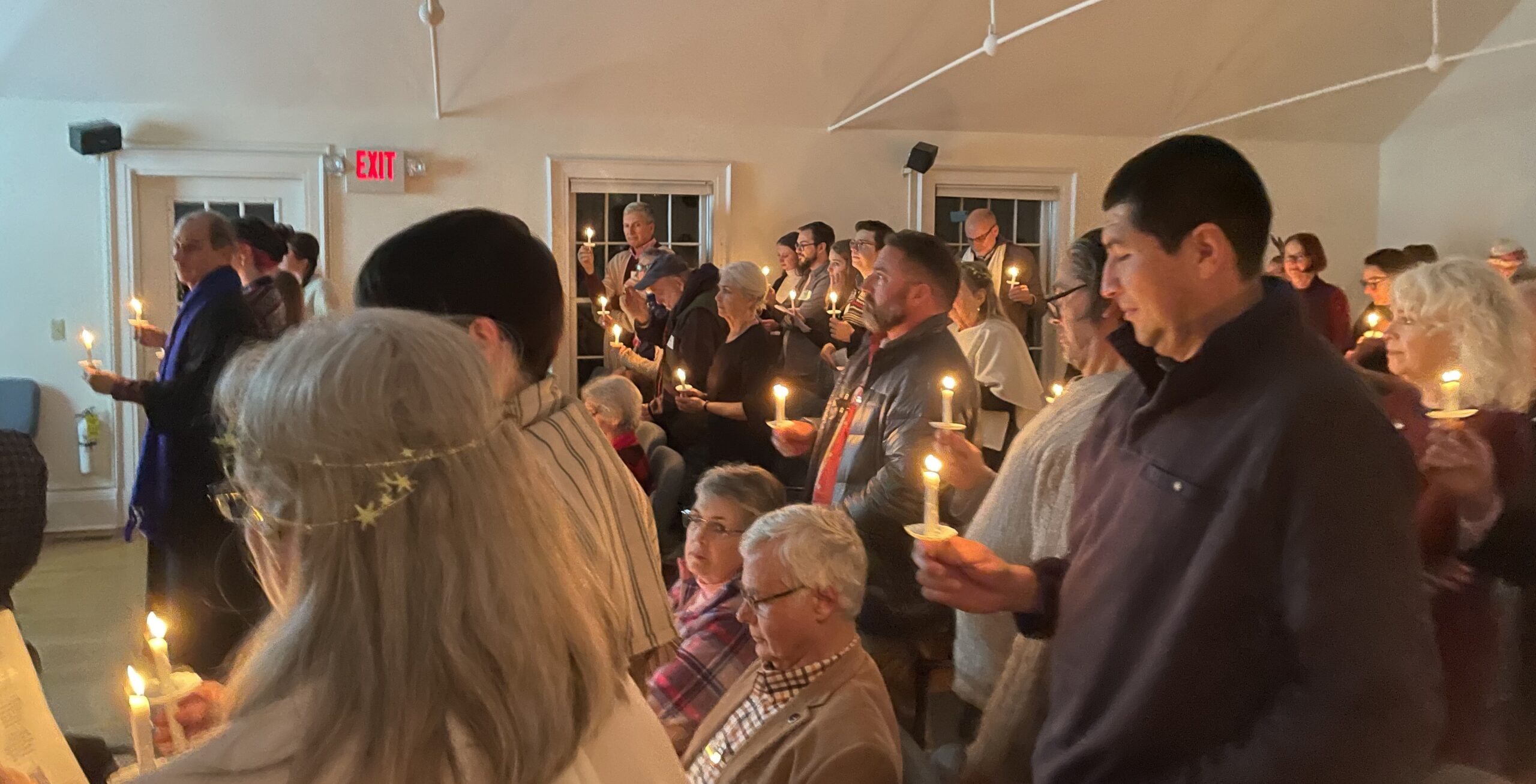 watch-sunday-december-24-christmas-eve-multigenerational-service